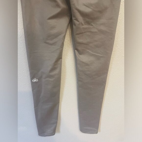 ALO Women’s Full Length Leggings - Picture 7 of 8